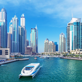 Разходка с яхта по Дубай Марина и Цветните фонтани