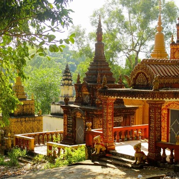 Сиануквил отблизо - сити тур и плажна разходка